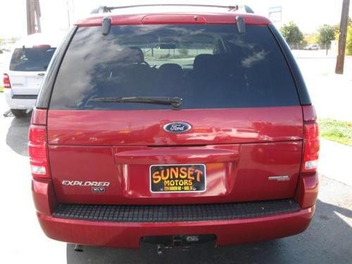 Ford Explorer 2005 photo 2