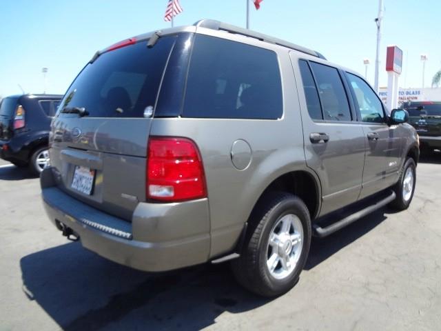 Ford Explorer 2005 photo 1