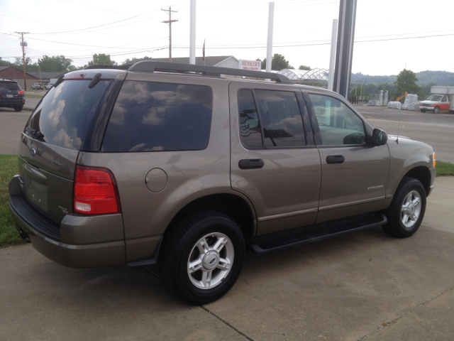 Ford Explorer 2005 photo 1