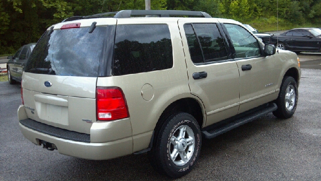 Ford Explorer 2005 photo 4