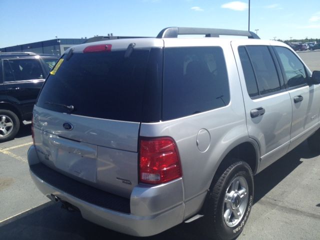 Ford Explorer 2005 photo 1