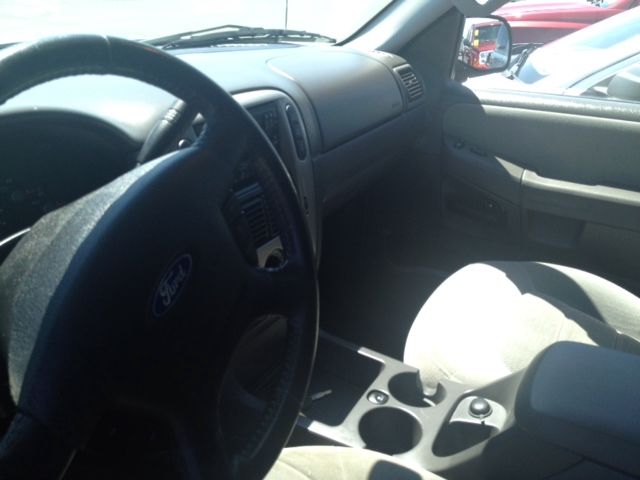 Ford Explorer 2005 photo 2