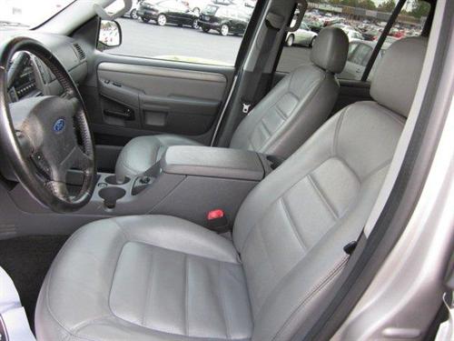 Ford Explorer 2005 photo 2