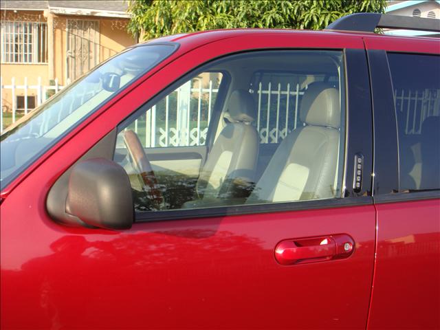Ford Explorer 2005 photo 3