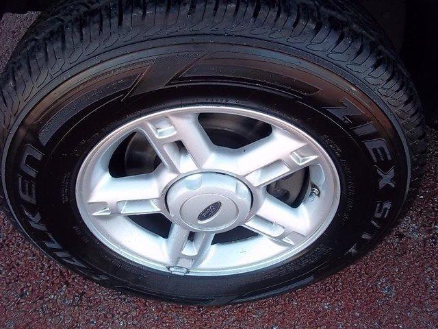 Ford Explorer 2005 photo 2