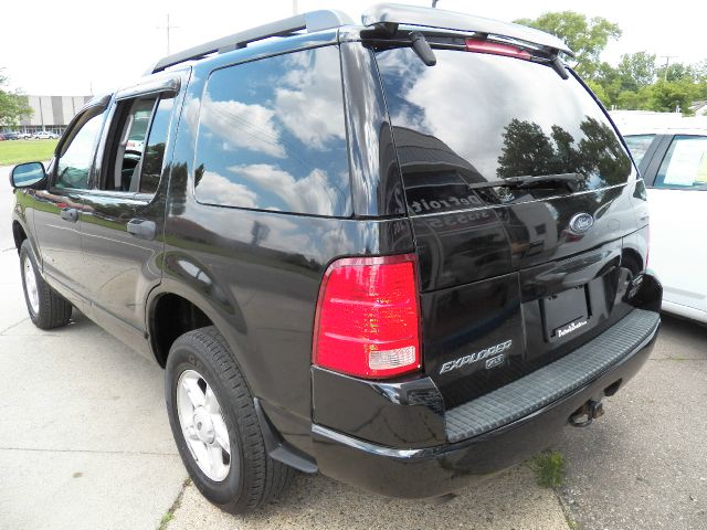 Ford Explorer 2005 photo 1
