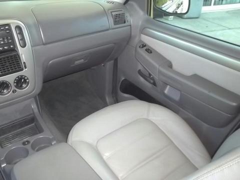 Ford Explorer 2005 photo 1