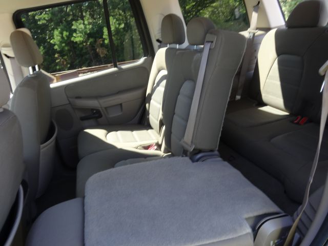 Ford Explorer 2005 photo 3