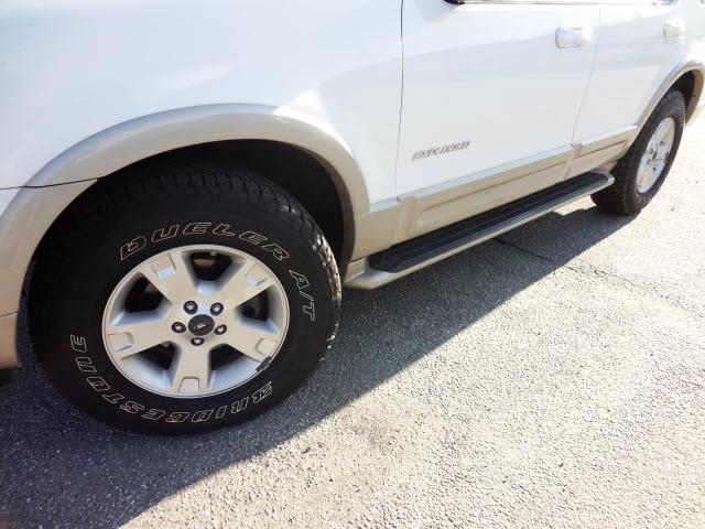 Ford Explorer 2005 photo 3