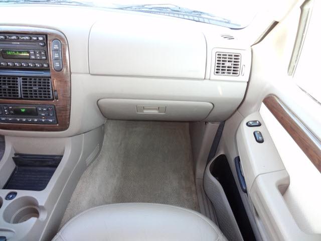 Ford Explorer 2005 photo 5