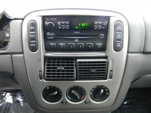 Ford Explorer 2005 photo 1