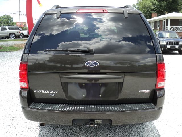 Ford Explorer 2005 photo 3
