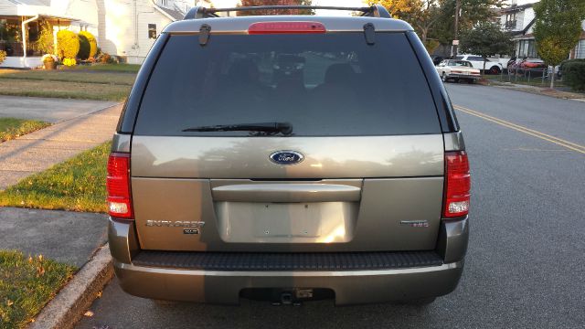 Ford Explorer 2005 photo 3