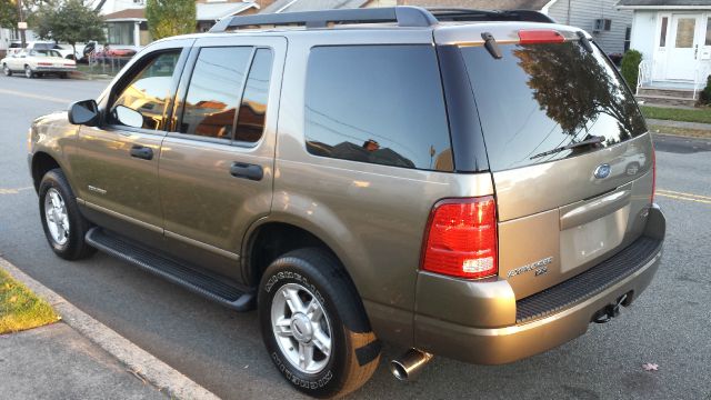 Ford Explorer 2005 photo 4