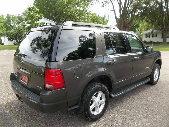 Ford Explorer 2005 photo 3
