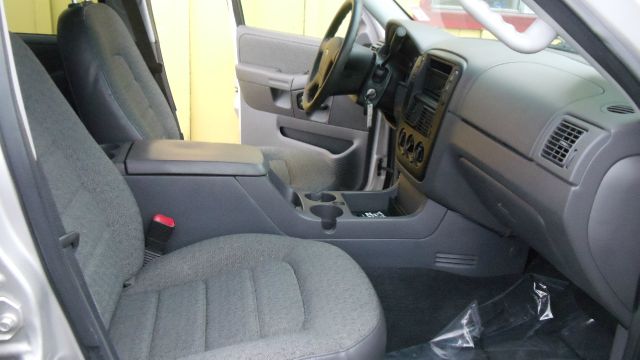 Ford Explorer L AUTO W/cloth SUV