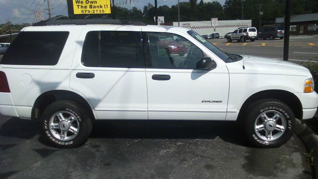 Ford Explorer 2005 photo 2