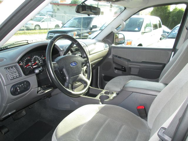 Ford Explorer 2005 photo 0