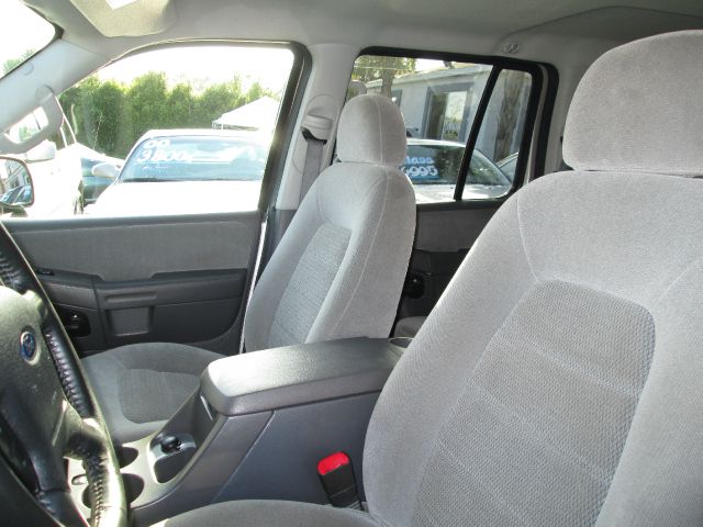 Ford Explorer 2005 photo 9