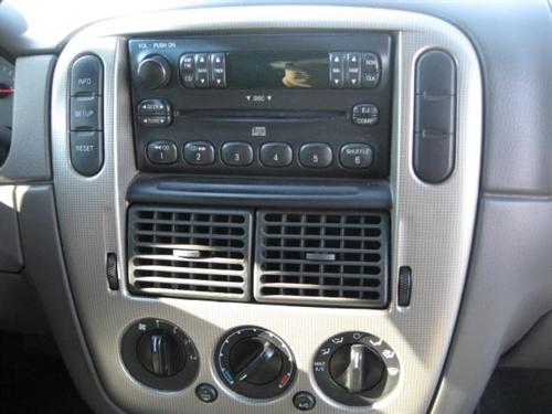 Ford Explorer 2005 photo 1