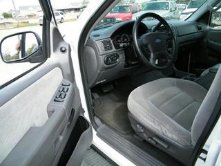 Ford Explorer 2005 photo 2