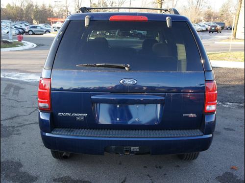 Ford Explorer 2005 photo 2