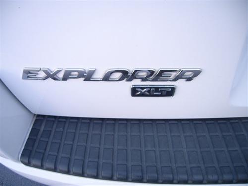 Ford Explorer 2005 photo 4