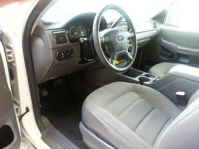 Ford Explorer 2005 photo 1