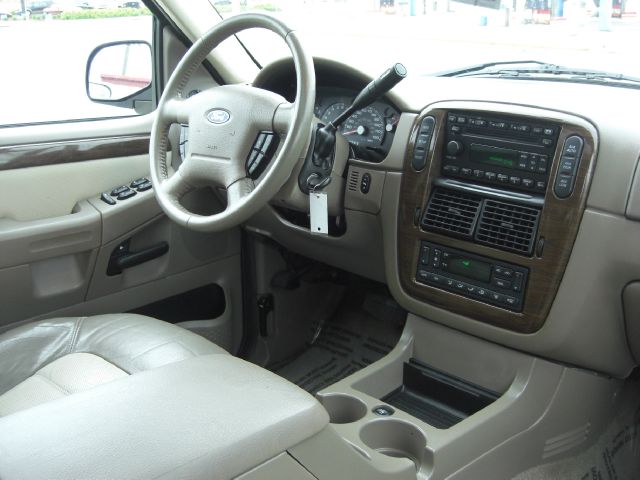 Ford Explorer 2005 photo 2