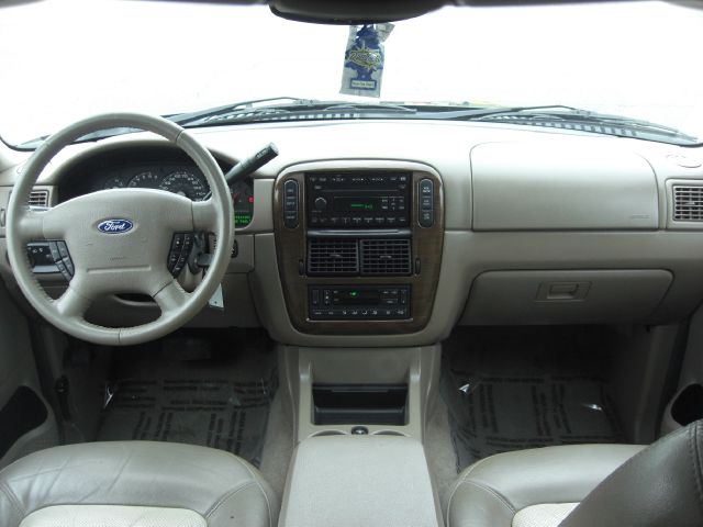 Ford Explorer 2005 photo 3