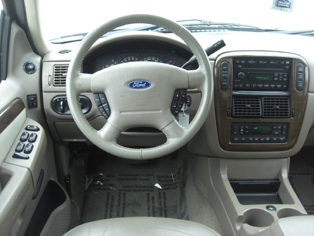 Ford Explorer 2005 photo 4
