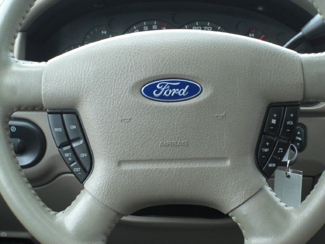 Ford Explorer 2005 photo 5