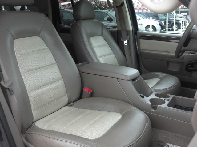 Ford Explorer 2005 photo 7