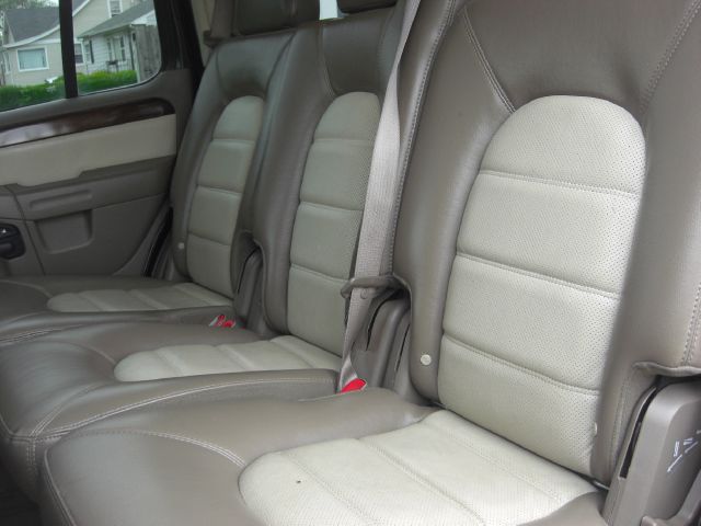 Ford Explorer 2005 photo 8