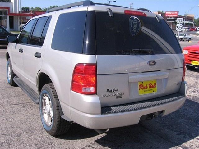 Ford Explorer 2005 photo 4