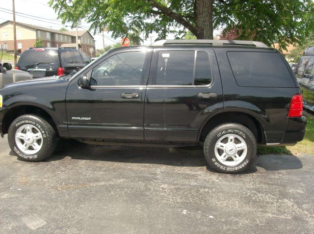 Ford Explorer 2005 photo 1