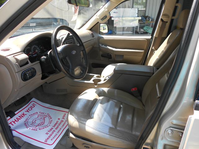 Ford Explorer 2005 photo 2
