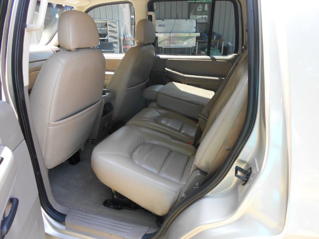 Ford Explorer 2005 photo 3