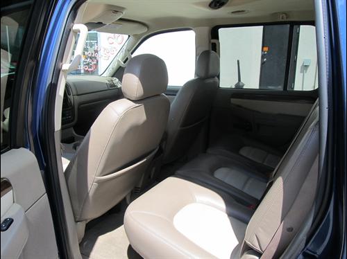 Ford Explorer 2005 photo 2