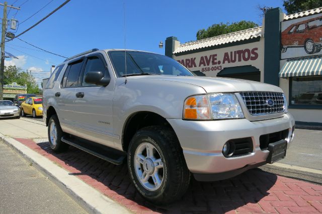 Ford Explorer 2005 photo 4