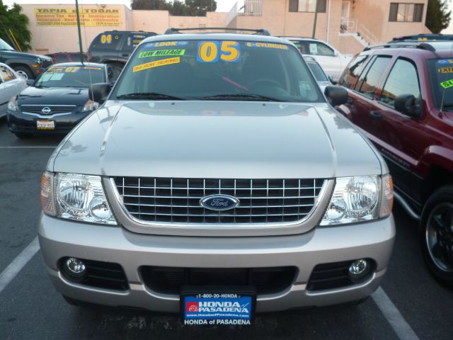 Ford Explorer 2005 photo 4