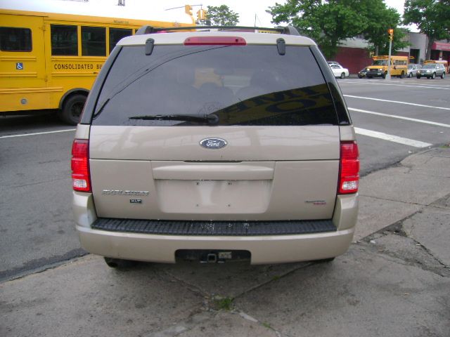 Ford Explorer SLT 25 SUV