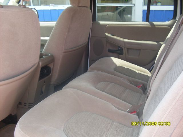 Ford Explorer 2005 photo 2