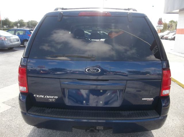 Ford Explorer 2005 photo 3