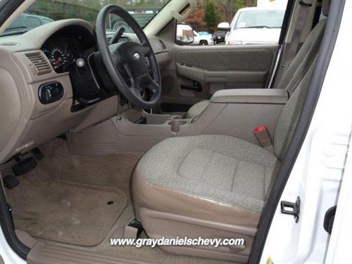 Ford Explorer 2005 photo 2