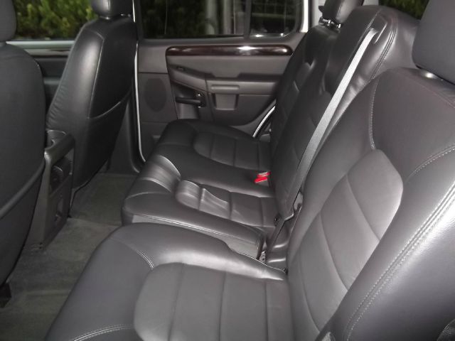 Ford Explorer 2005 photo 4