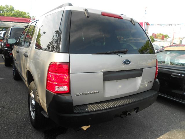 Ford Explorer 2005 photo 11
