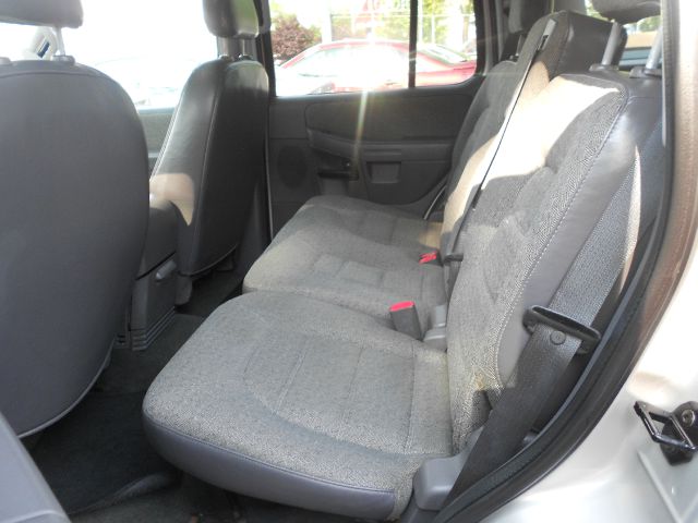 Ford Explorer 2005 photo 3