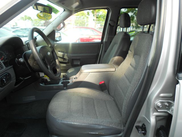 Ford Explorer 2005 photo 5