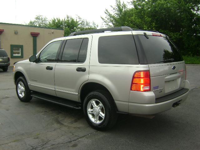 Ford Explorer 2005 photo 1